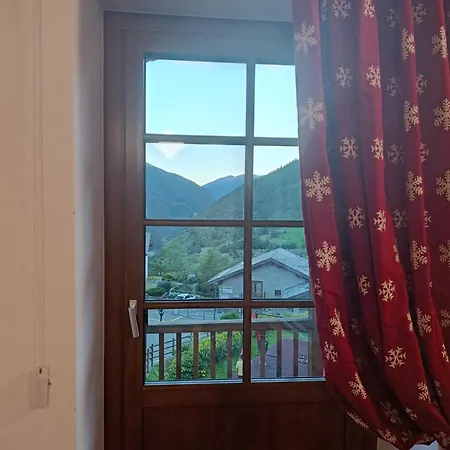 La Tour Bed & Breakfast *